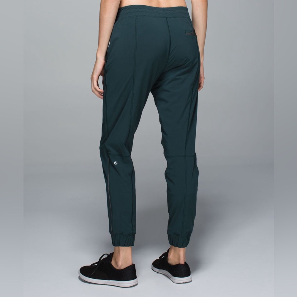 Lululemon Track To Reality Pant II Size 6 FUEL GREEN